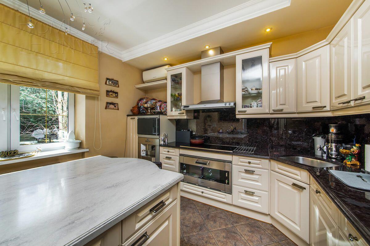 3-этажный коттедж 780 м² с отделкой