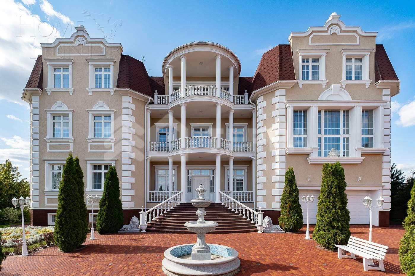 3-этажный коттедж 1 650 м² с отделкой