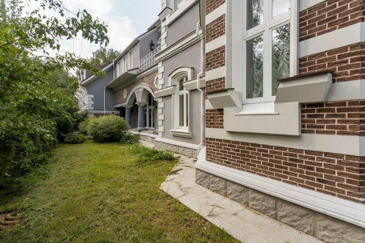 3-этажный коттедж 953 м² с отделкой