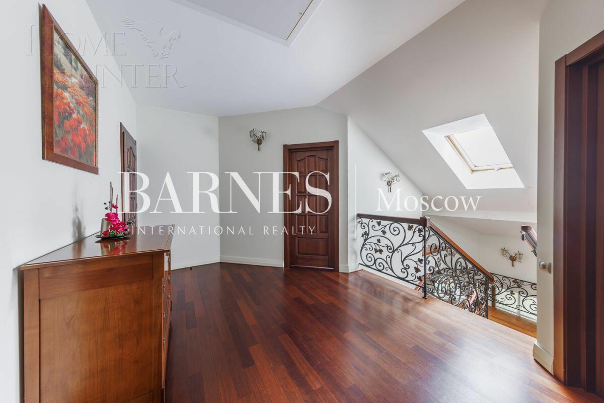 2-этажный коттедж 398.2 м² с отделкой