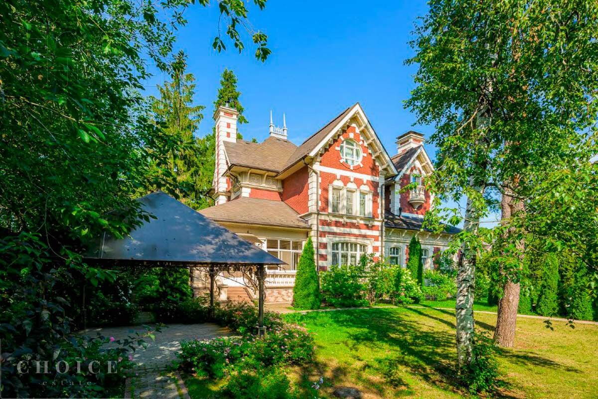 3-этажный коттедж 580 м² с отделкой