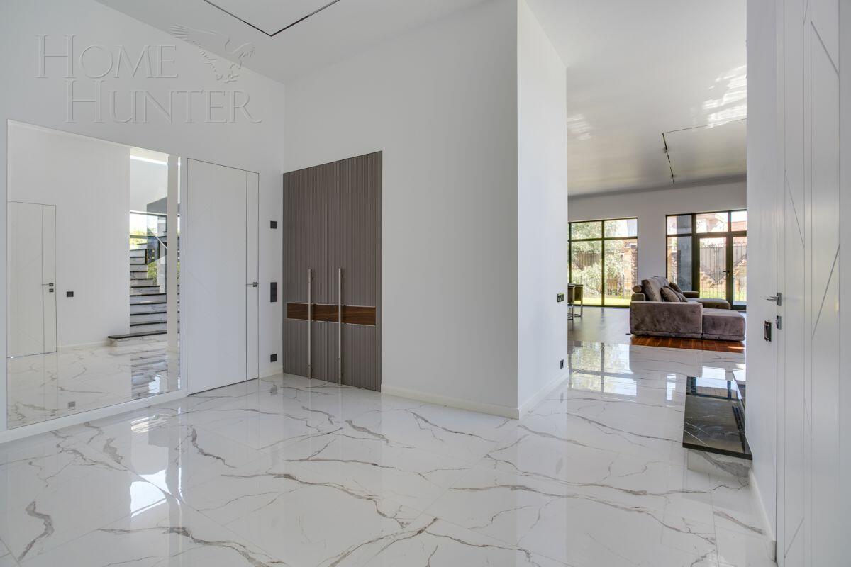 2-этажный коттедж 545 м² с отделкой