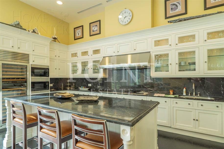 1-этажный коттедж 650 м² с отделкой