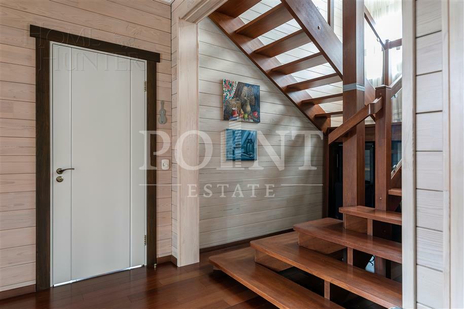 2-этажный коттедж 300 м² с отделкой