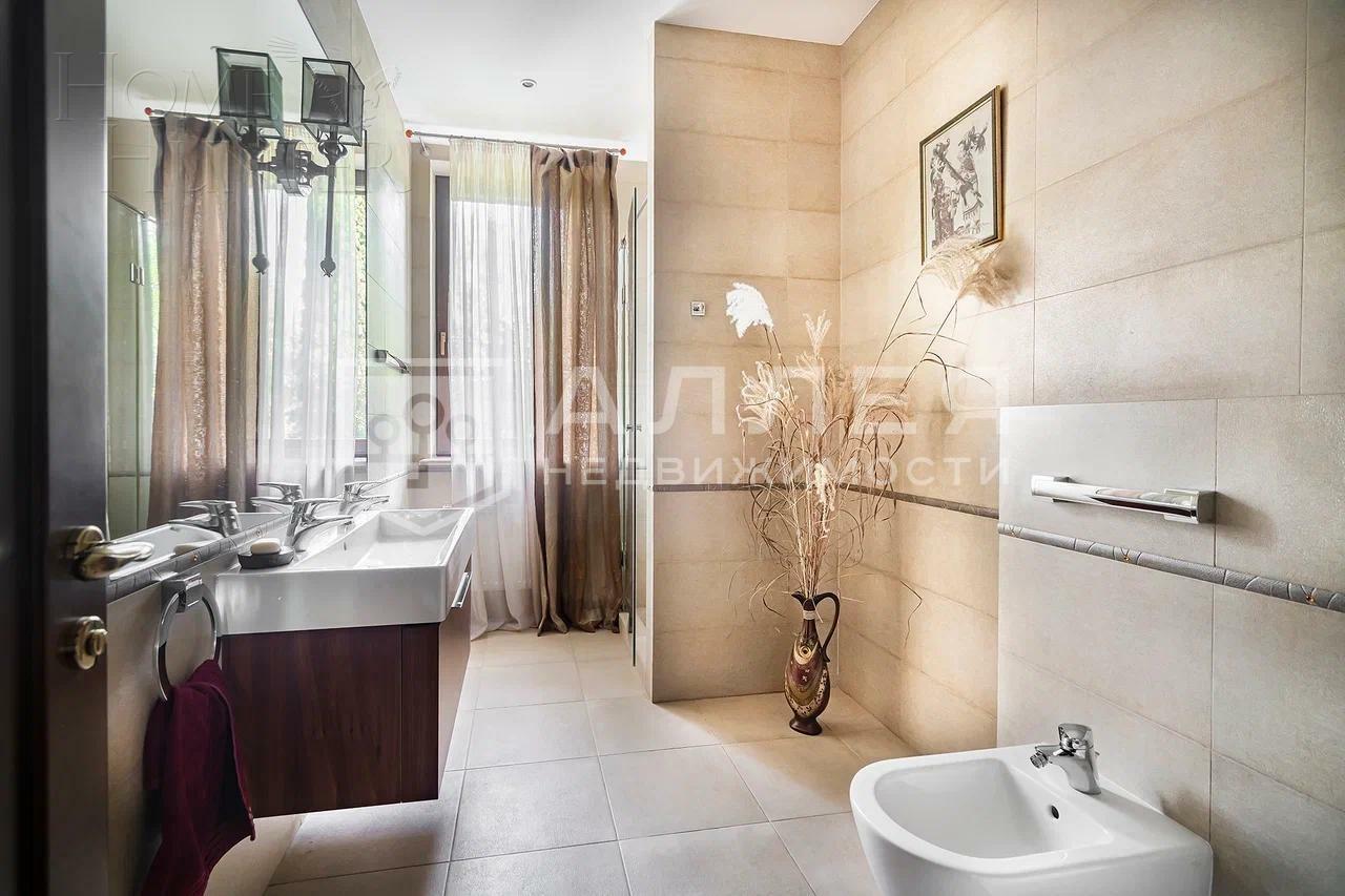 2-этажный коттедж 750 м² с отделкой