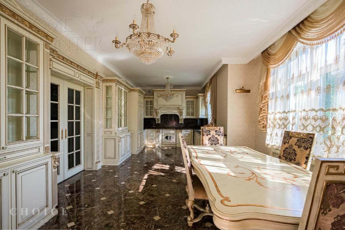 3-этажный коттедж 580 м² с отделкой