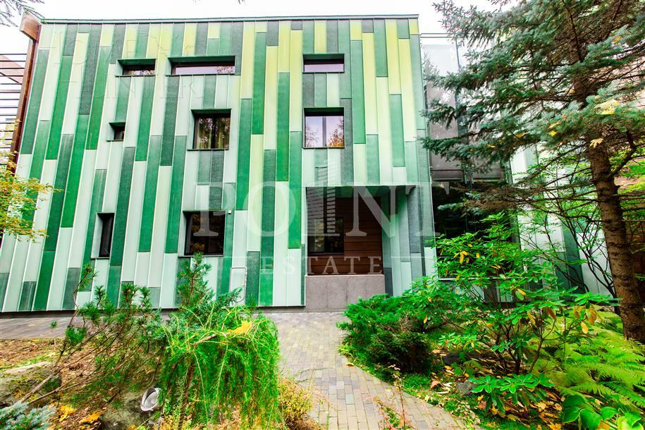 2-этажный коттедж 1 750 м² с отделкой