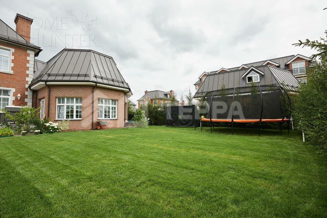 3-этажный коттедж 550 м² с отделкой