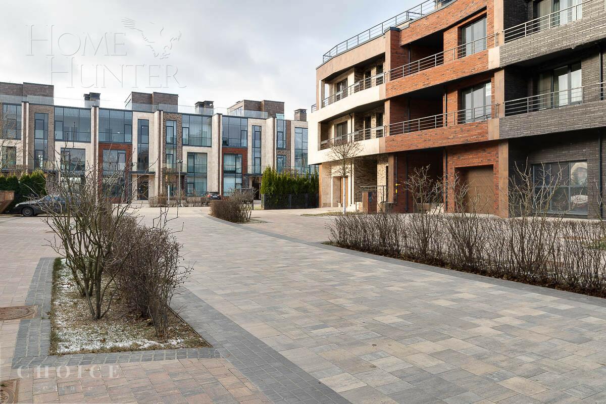 3-этажный таунхаус 244 м² без отделки