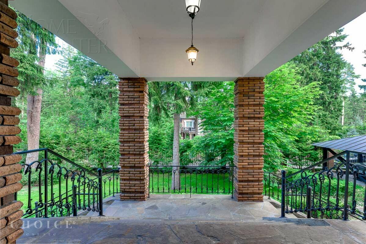 2-этажный коттедж 550 м² с отделкой