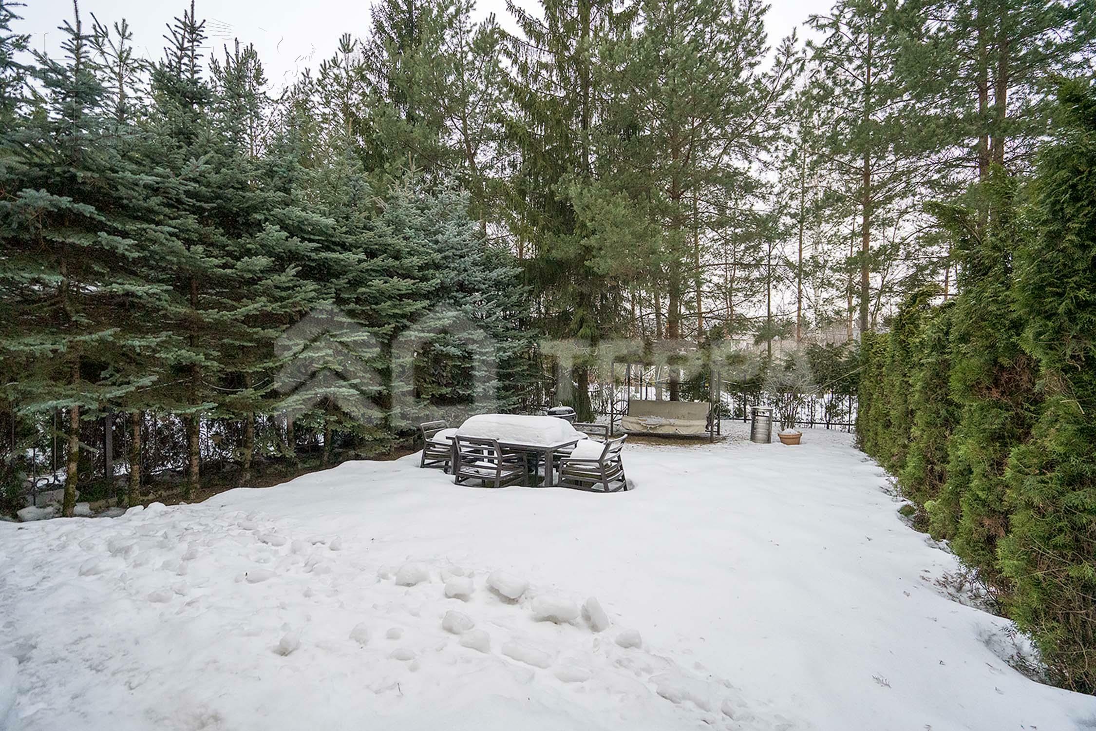 3-этажный таунхаус 350 м² с отделкой