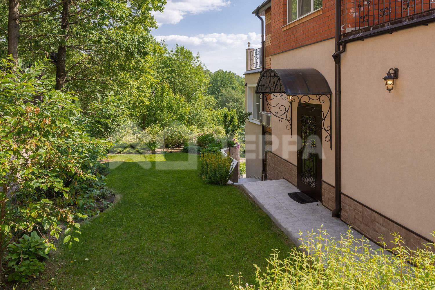 КОТТЕДЖ 430 м² с отделкой