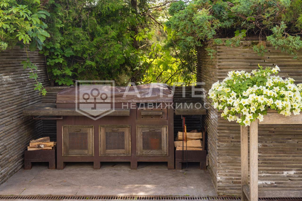 2-этажный коттедж 1 000 м² с отделкой