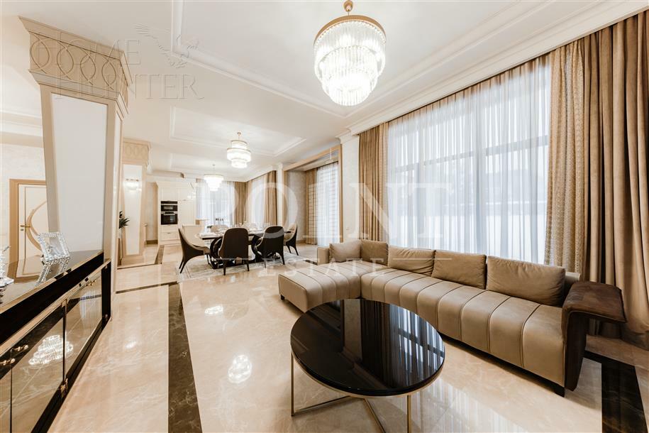 2-этажный коттедж 400 м² с отделкой