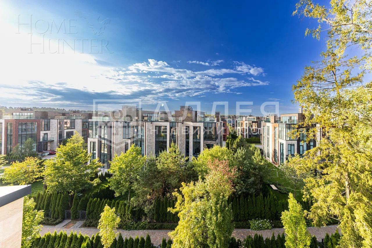 3-этажный таунхаус 244 м² с отделкой