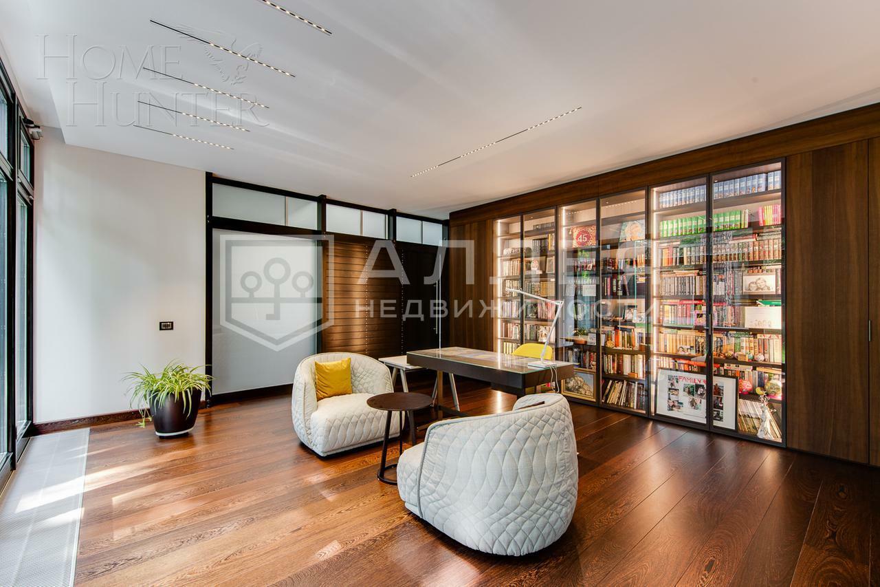 4-этажный коттедж 1 100 м² с отделкой