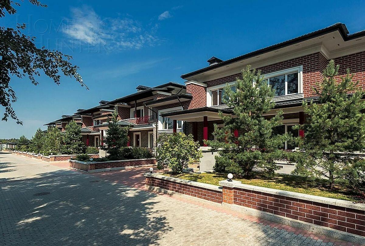 2-этажный таунхаус 338 м² с отделкой