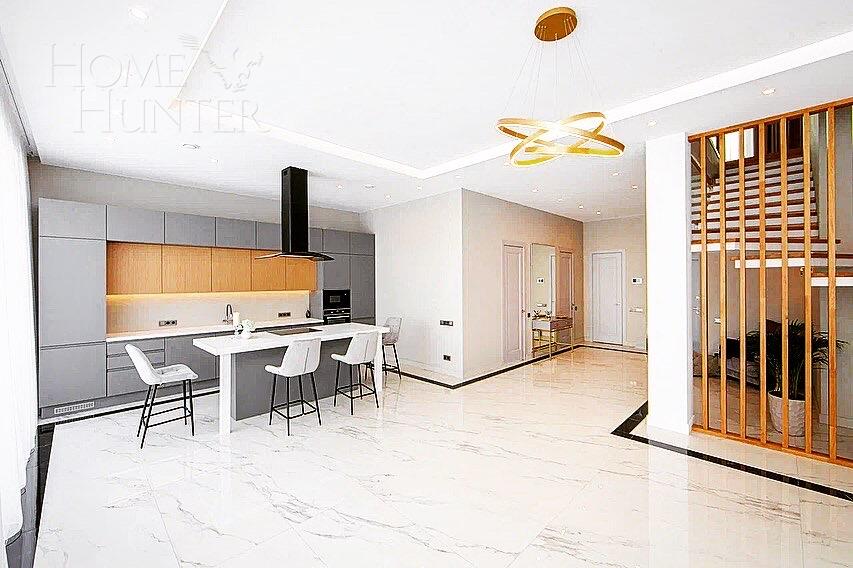 2-этажный коттедж 300 м² с отделкой