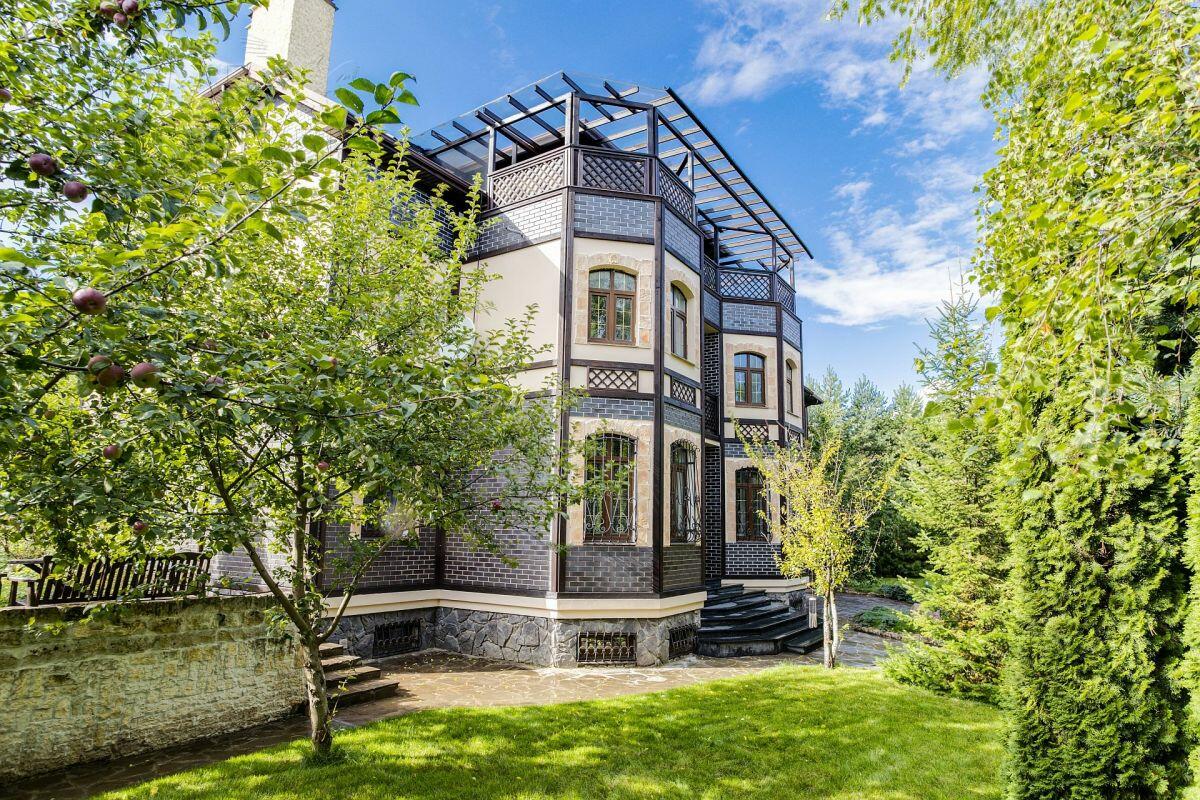 2-этажный коттедж 948 м² с отделкой