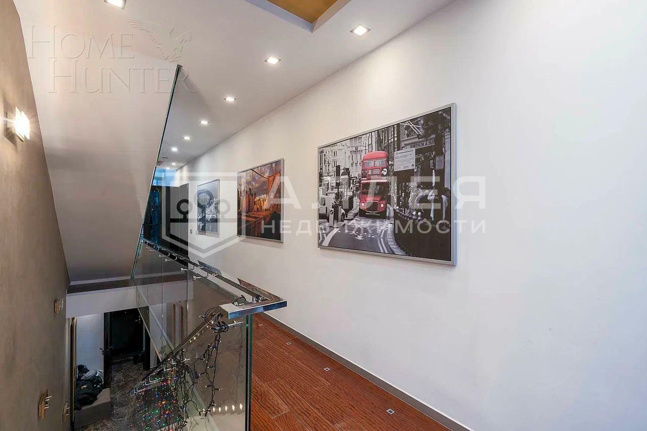 3-этажный таунхаус 350 м² с отделкой