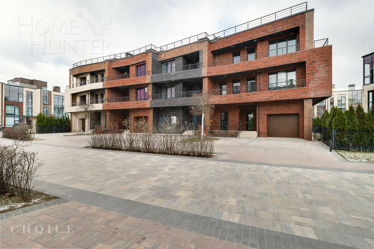 3-этажный таунхаус 244 м² без отделки