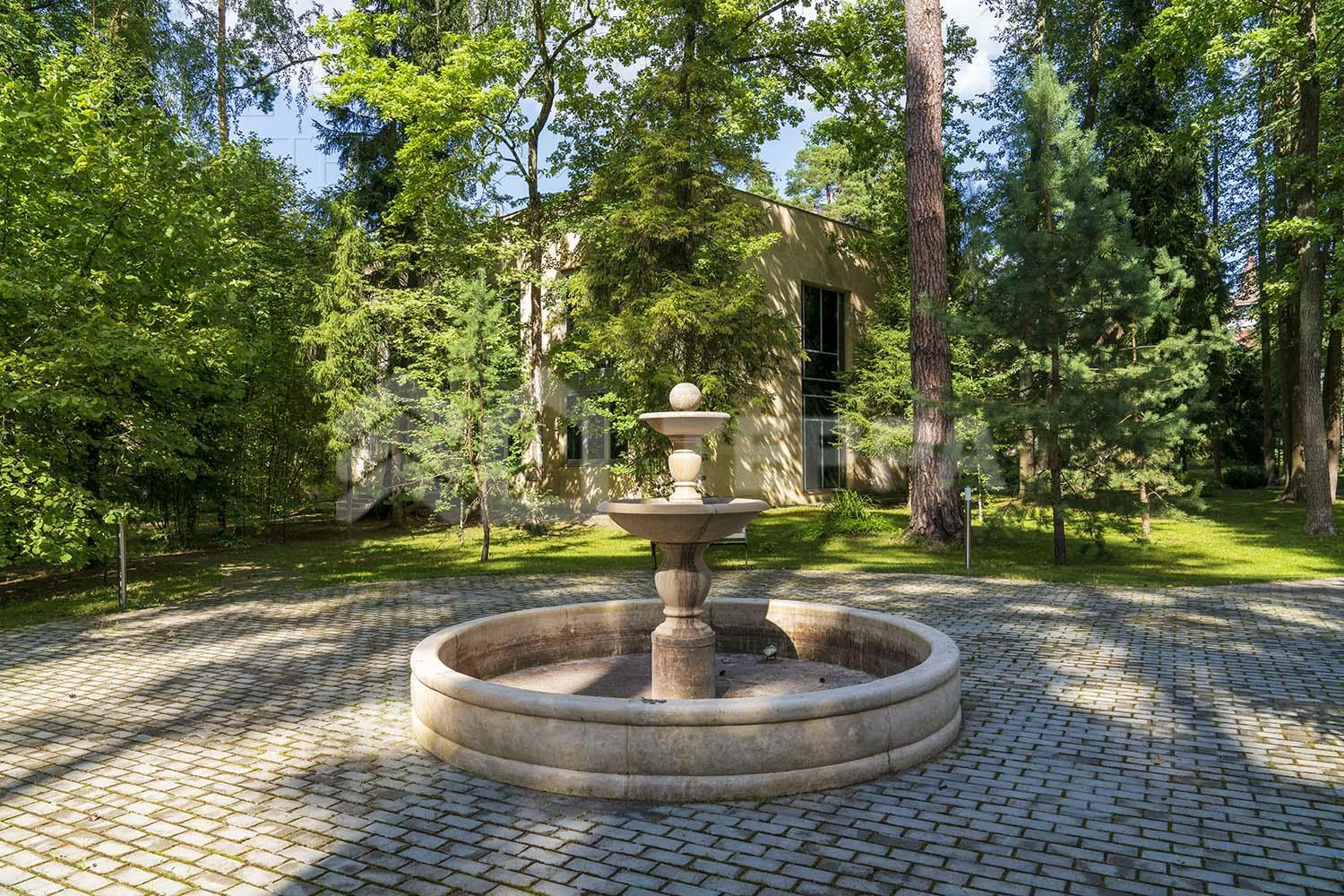 2-этажный коттедж 1 518 м² с отделкой