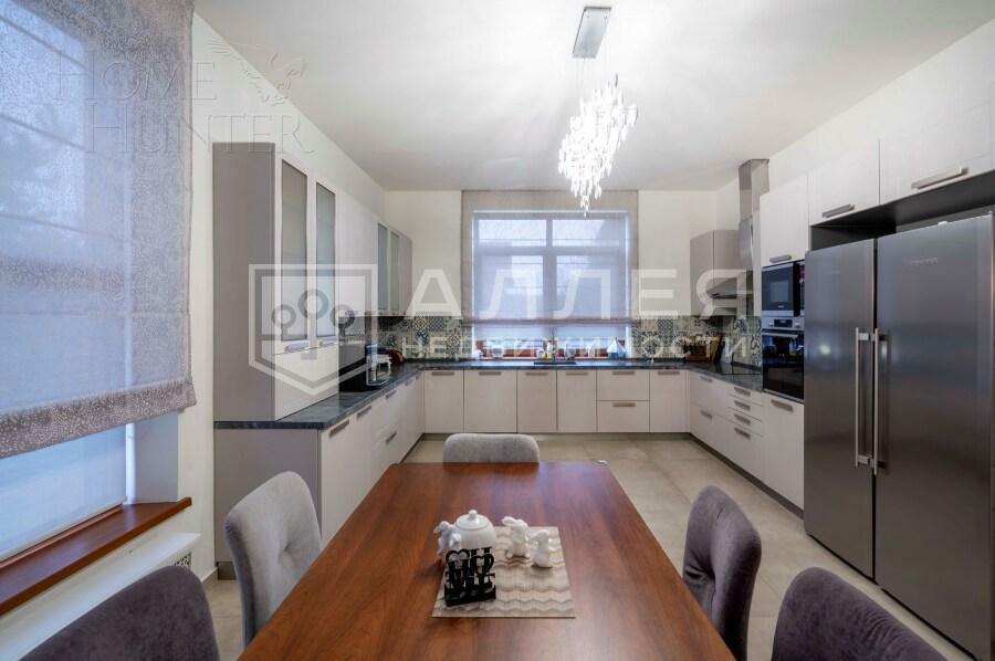 2-этажный коттедж 300 м² с отделкой