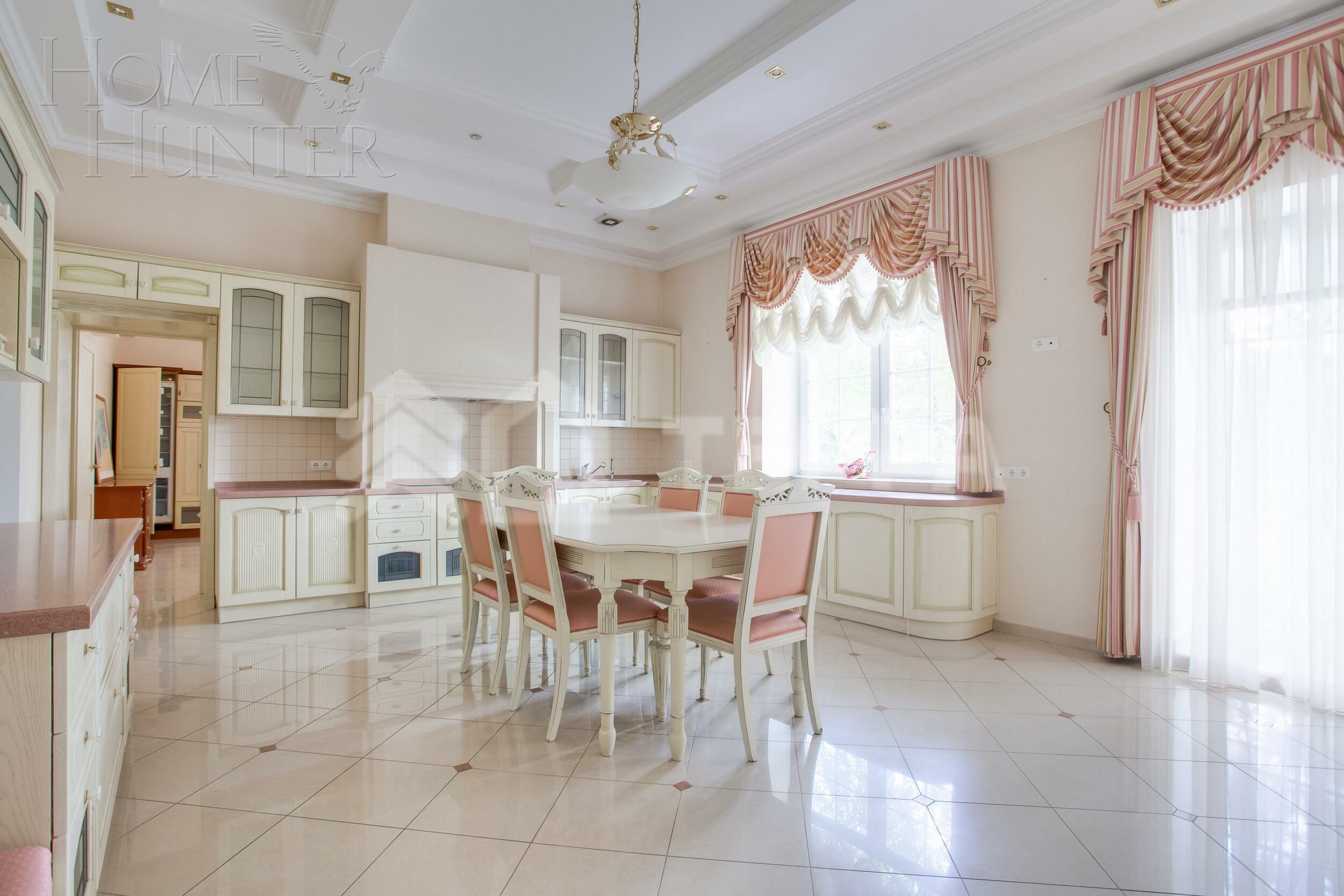 2-этажный коттедж 1 200 м² с отделкой