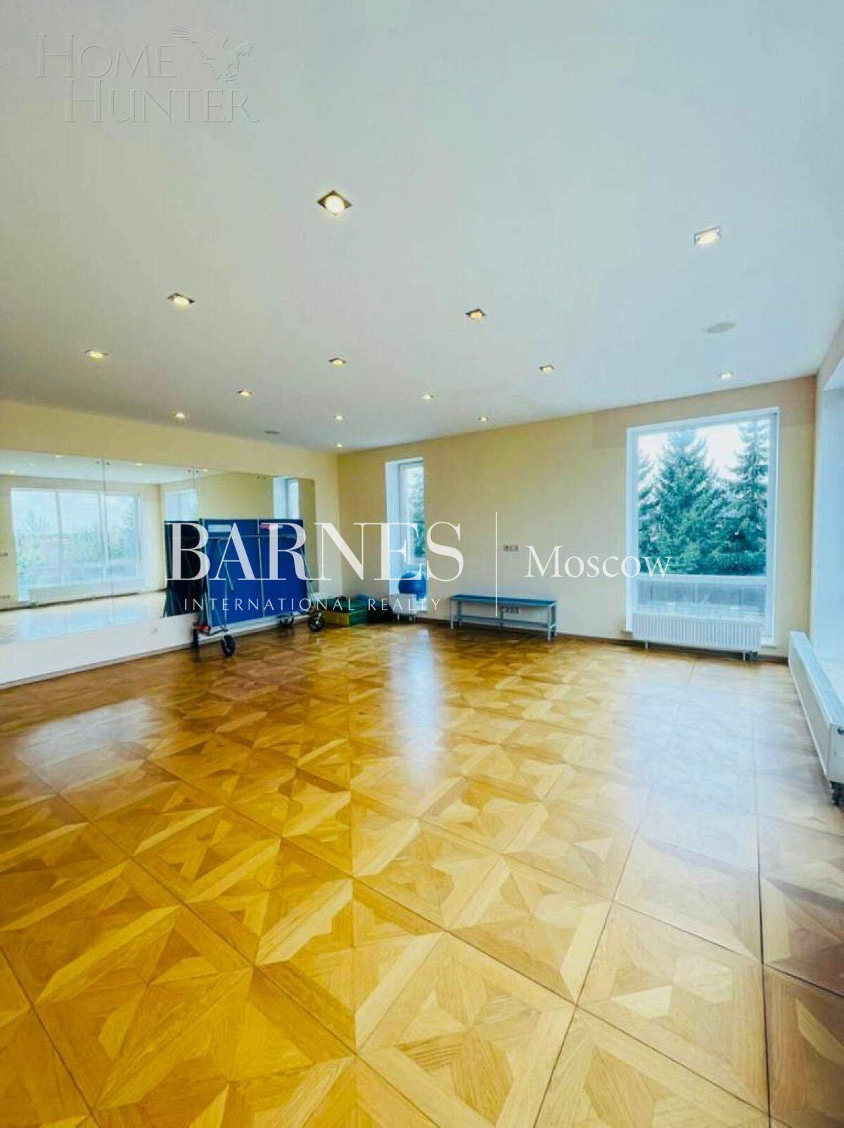 2-этажный коттедж 400 м² с отделкой