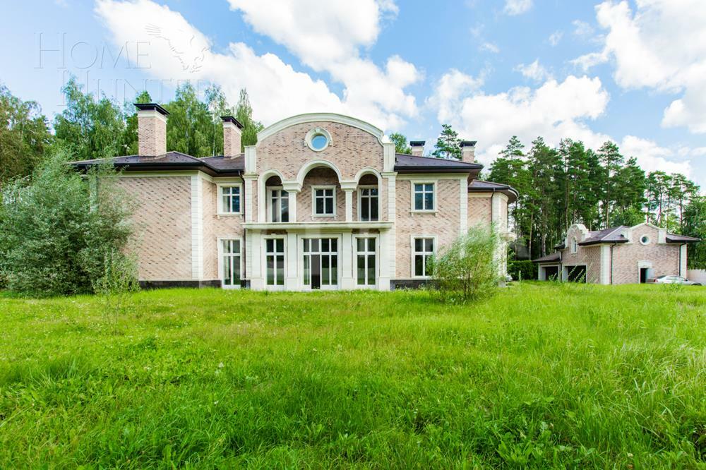 2-этажный коттедж 1 289 м² без отделки