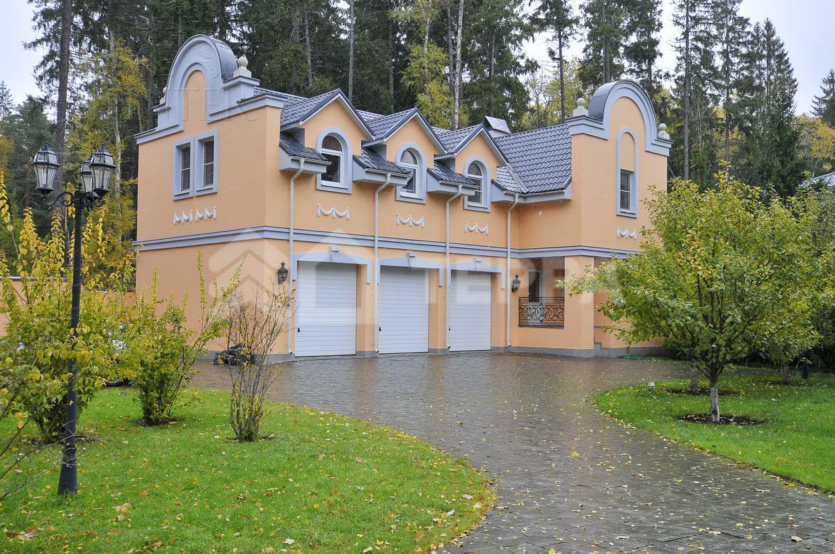 2-этажный коттедж 1 000 м² с отделкой