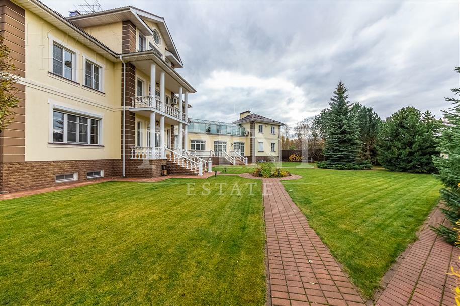 2-этажный коттедж 900 м² с отделкой