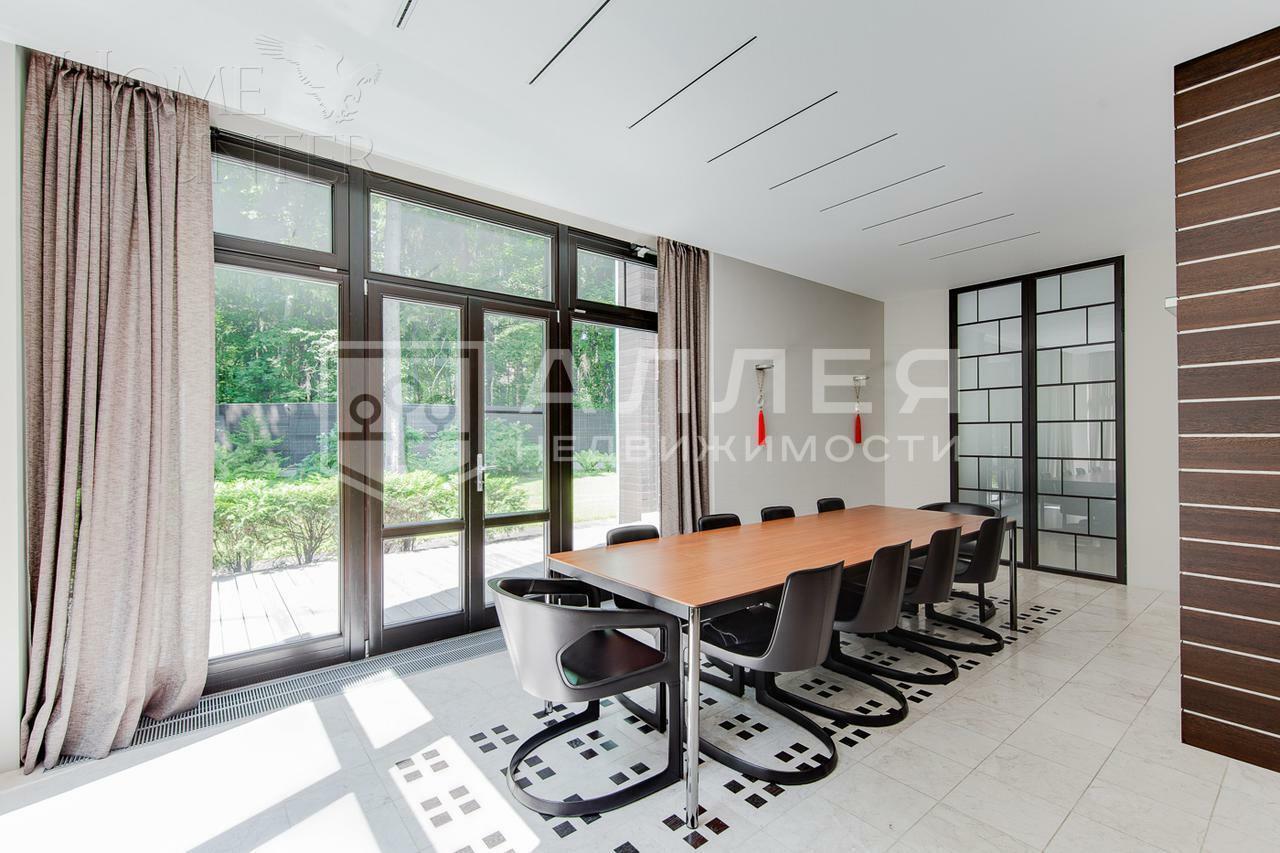 4-этажный коттедж 1 100 м² с отделкой