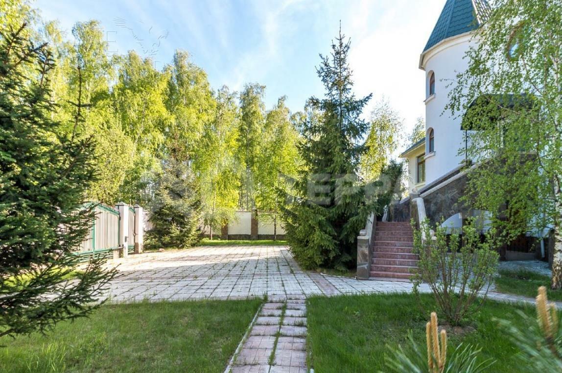 2-этажный коттедж 600 м² с отделкой