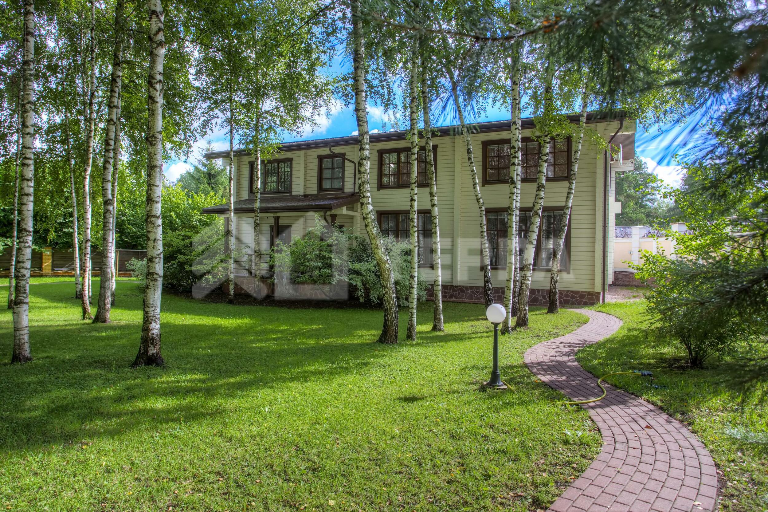 2-этажный коттедж 1 200 м² с отделкой