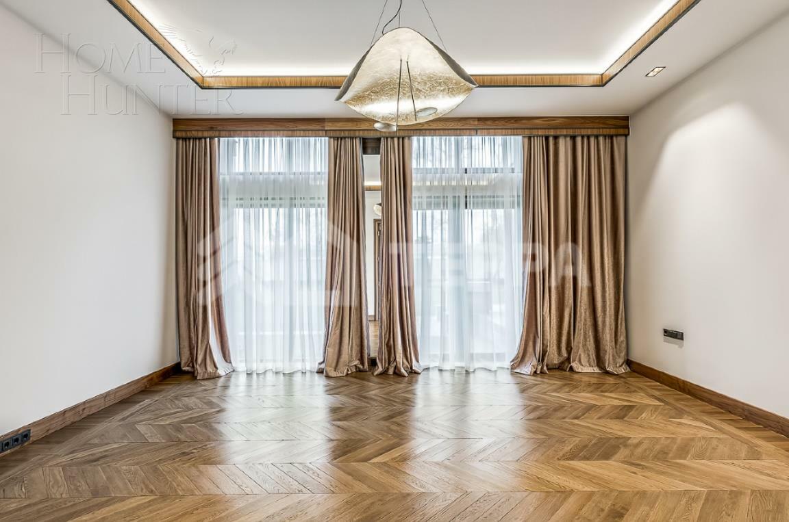 2-этажный коттедж 989.7 м² с отделкой