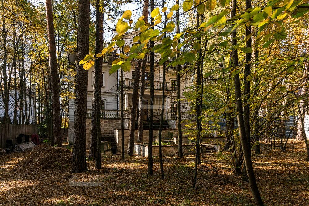 2-этажный коттедж 900 м² без отделки