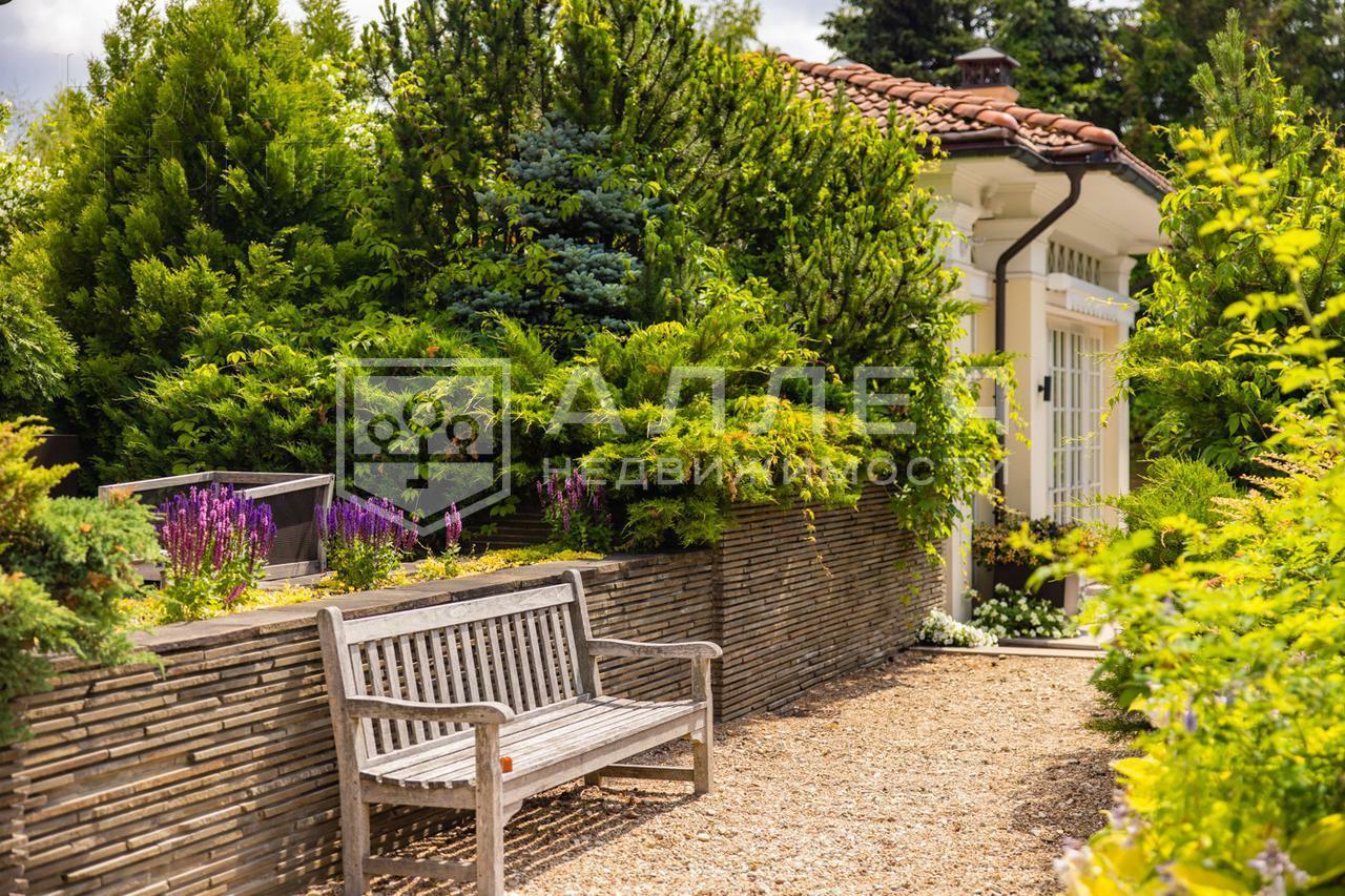 2-этажный коттедж 1 000 м² с отделкой