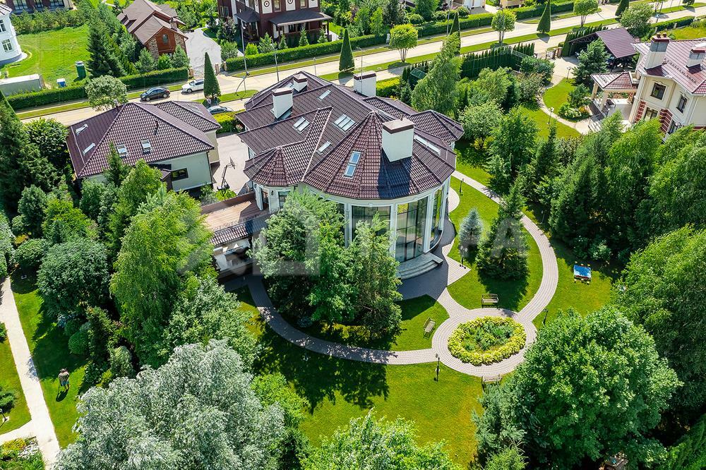 3-этажный коттедж 768 м² с отделкой