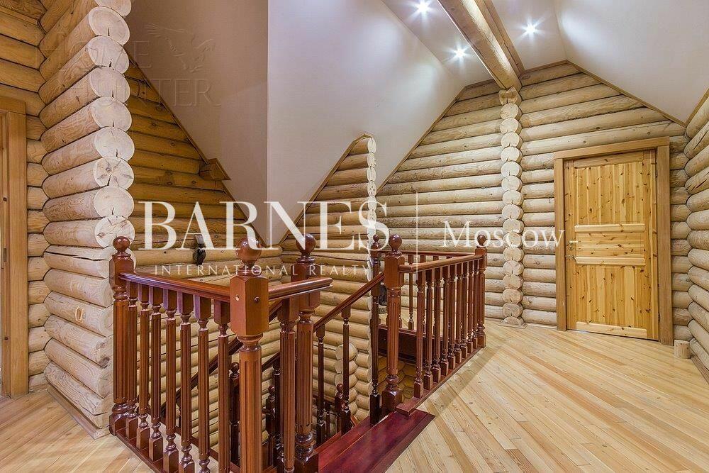 3-этажный коттедж 700 м² с отделкой