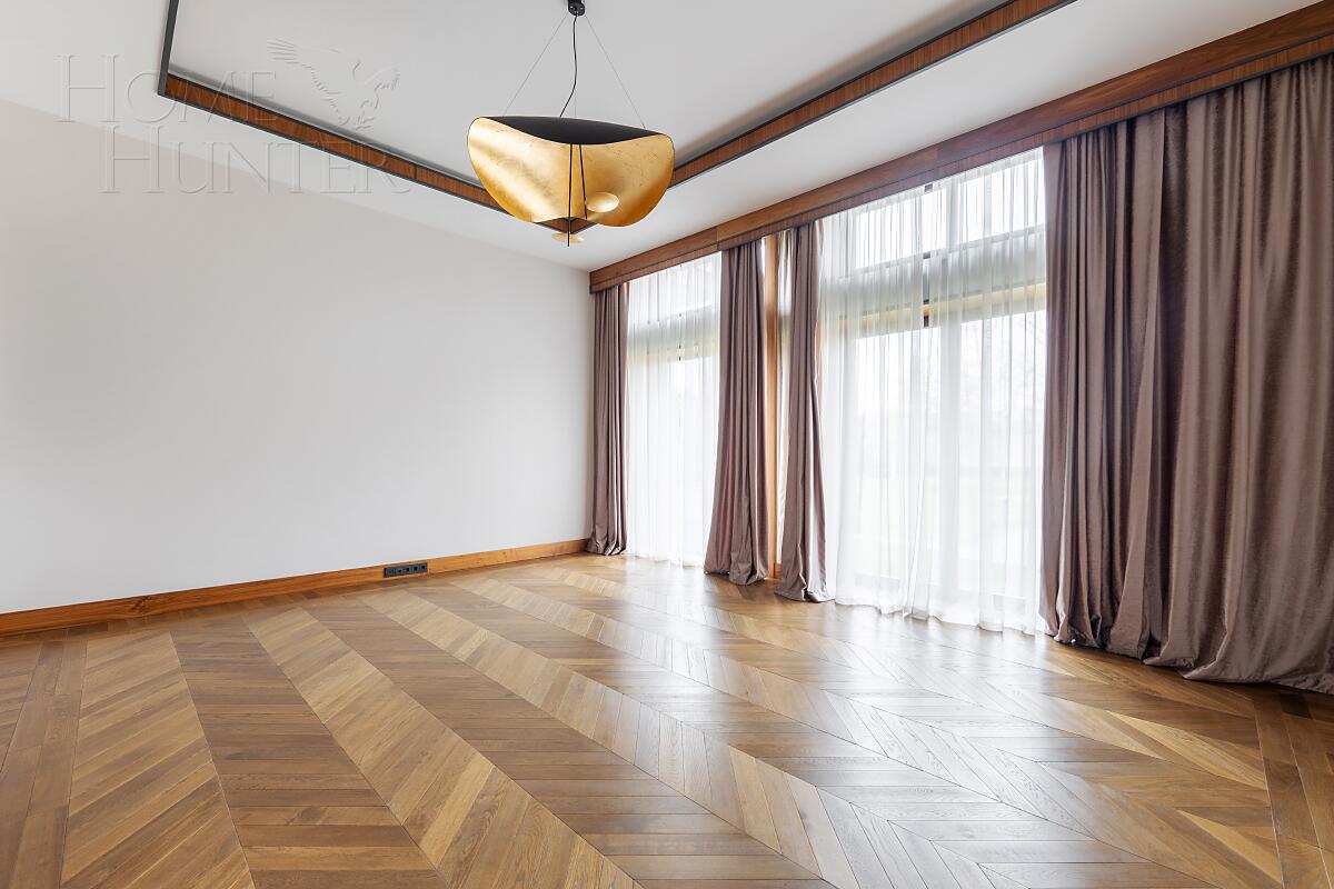 2-этажный коттедж 989.7 м² с отделкой