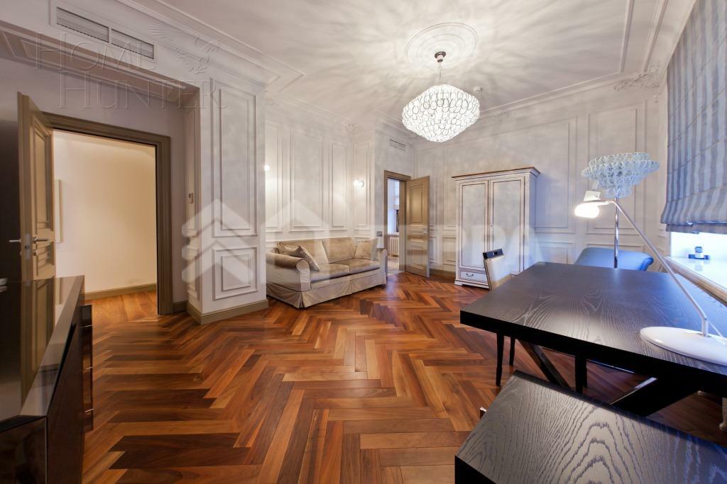 2-этажный коттедж 1 200 м² с отделкой