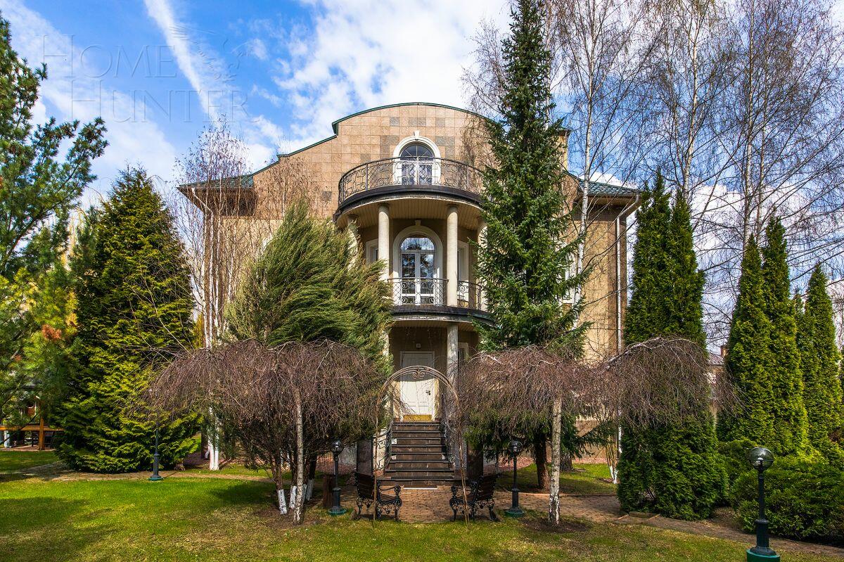 3-этажный коттедж 780 м² с отделкой