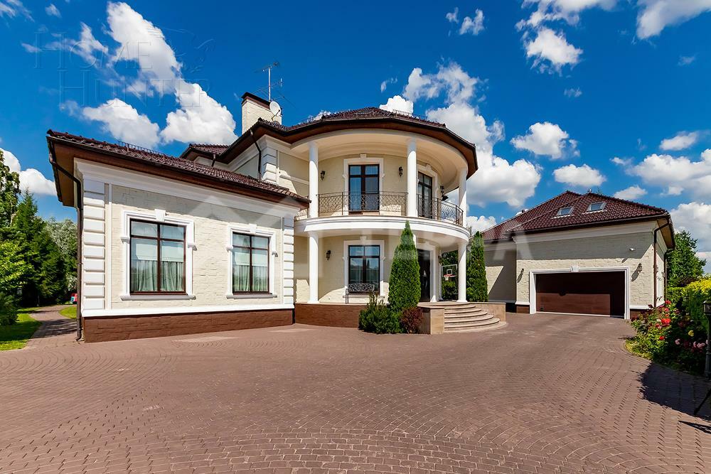 3-этажный коттедж 768 м² с отделкой