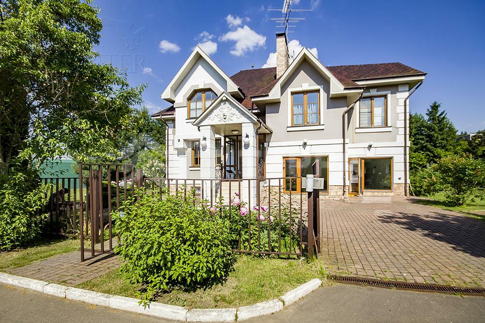 2-этажный коттедж 250 м² с отделкой