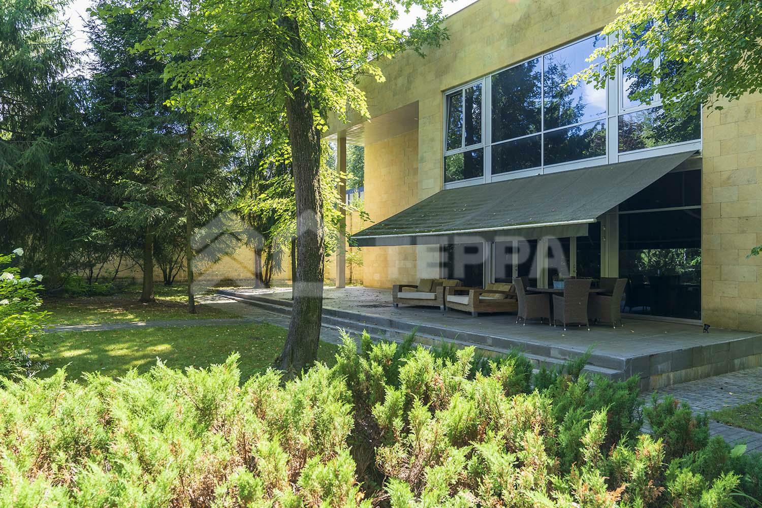 2-этажный коттедж 1 518 м² с отделкой