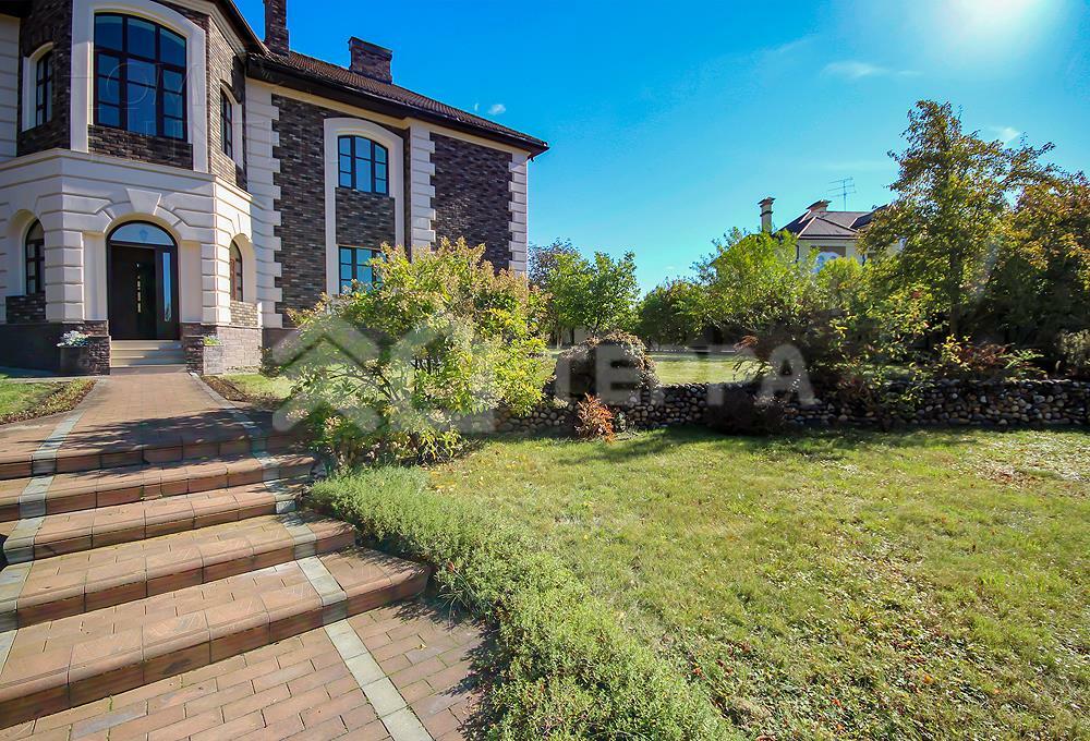 2-этажный коттедж 760 м² с отделкой