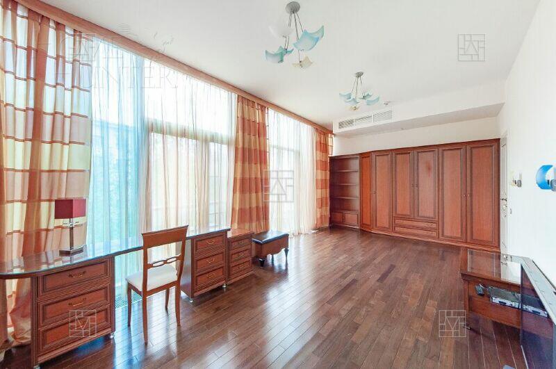 6-КОМН. КВАРТИРА С ОТДЕЛКОЙ 300.3 М² НА 4 ЭТАЖЕ