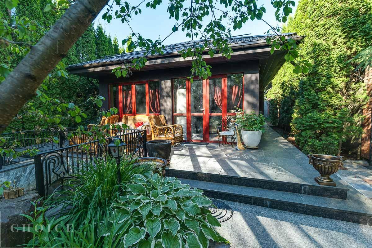 4-этажный коттедж 1 200 м² с отделкой