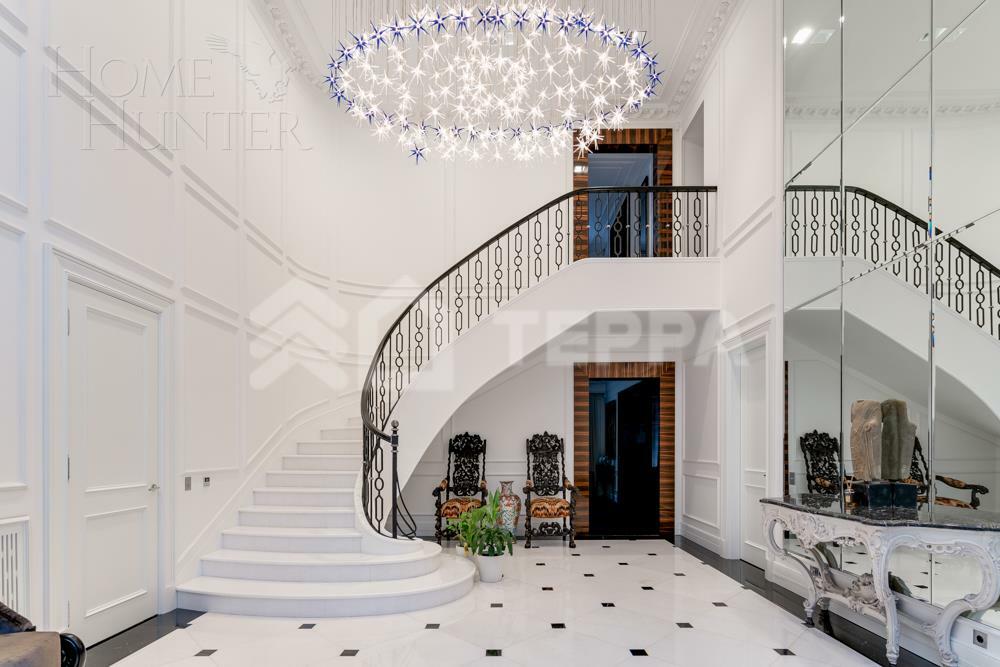 2-этажный коттедж 1 100 м² с отделкой